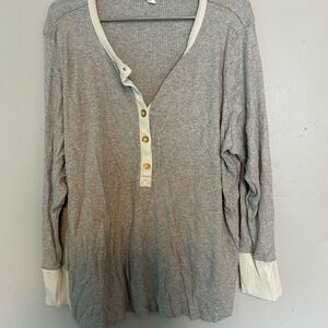 Maurices Gray Ribbed Henley Top with Cream Placket & Cuffs